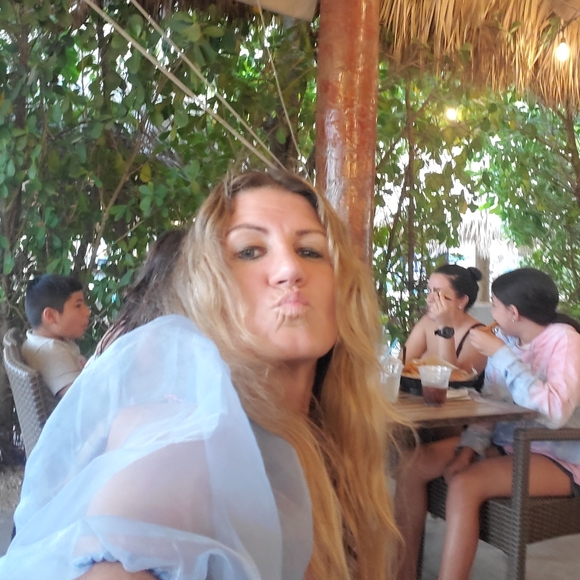 Meet your Posher, Heather - Picture 15 of 16